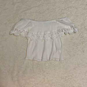 Women’s Medium Off the shoulder blouse